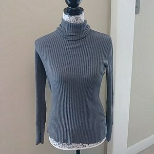 Gap Gray Turtleneck Sweater Size Small